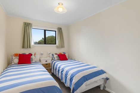 Photo of property in 5 Norna Grove, Waikawa Beach, Manakau, 5573