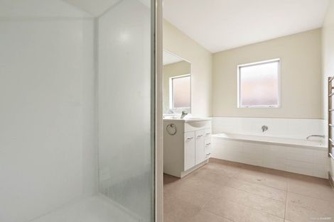 Photo of property in 116 Popokatea Drive, Takanini, 2112