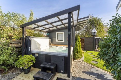 Photo of property in 3 Alexander Street, Waikanae, 5036