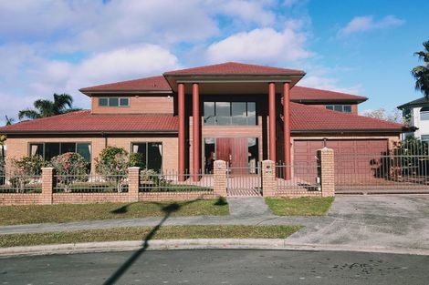 Photo of property in 27 Mansion Court, West Harbour, Auckland, 0618