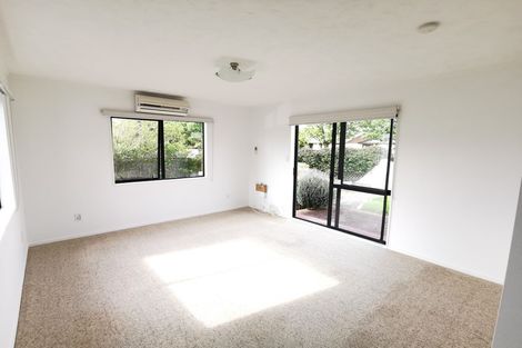 Photo of property in 87 Hillcrest Drive, Kelvin Grove, Palmerston North, 4414