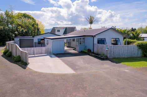 Photo of property in 8 Laura Place, Whitianga, 3510