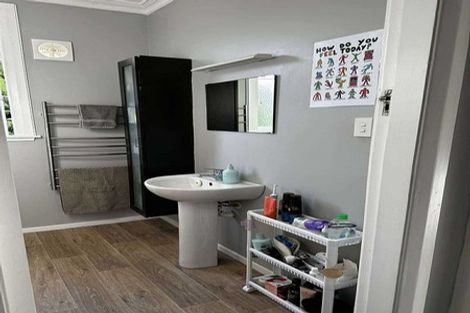 Photo of property in 10 Helen Street, Brooklyn, Wellington, 6021