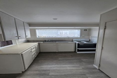 Photo of property in 111 Kemp Road, Massey, Auckland, 0614