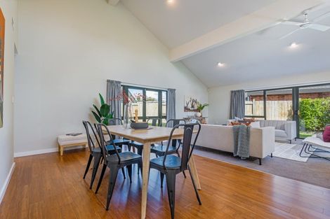 Photo of property in 15 Strachan Way, Highbury, Palmerston North, 4412