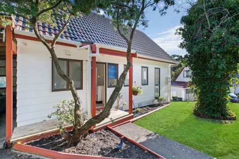 Photo of property in 2/133b Manuka Road, Bayview, Auckland, 0629