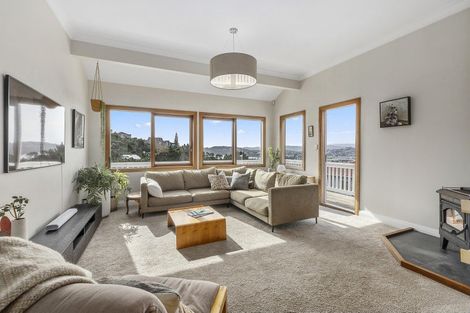 Photo of property in 118 Sutherland Road, Melrose, Wellington, 6023