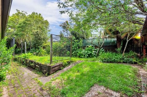 Photo of property in 1 Celina Place, Browns Bay, Auckland, 0630