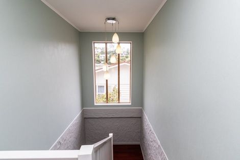 Photo of property in 1 Paddington Grove, Karori, Wellington, 6012