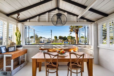 Photo of property in 10 Grange Road North, Haumoana, 4102