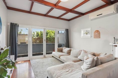 Photo of property in 4050 Great North Road, Glen Eden, Auckland, 0602
