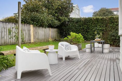 Photo of property in 1/12 Craigbank Avenue, New Lynn, Auckland, 0600
