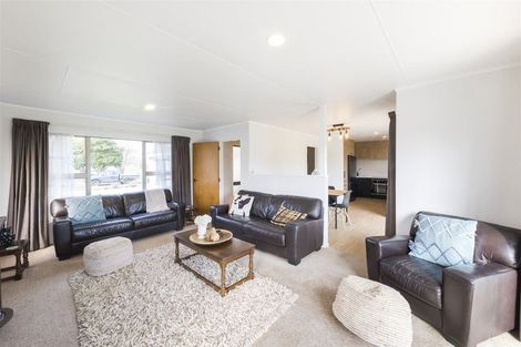 Photo of property in 50 John F Kennedy Drive, Milson, Palmerston North, 4414