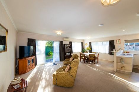 Photo of property in 2/189 Gloucester Street, Taradale, Napier, 4112