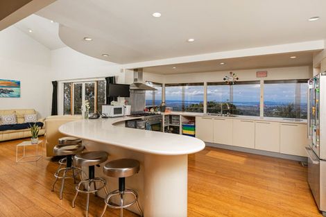 Photo of property in 922 West Coast Road, Waiatarua, Auckland, 0604