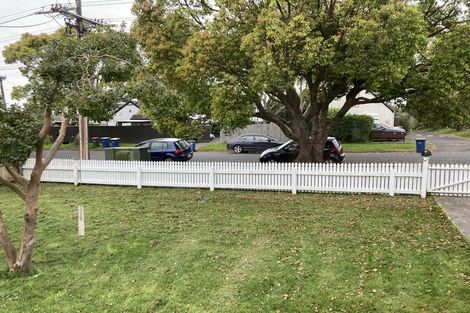 Photo of property in 6 Koromiko Street, New Lynn, Auckland, 0600