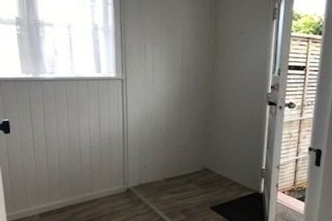 Photo of property in 3 Fruitvale Road, New Lynn, Auckland, 0600