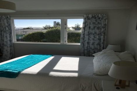 Photo of property in 32 Oswald Crescent, Paparangi, Wellington, 6037