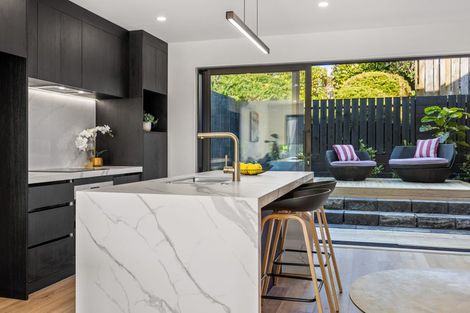 Photo of property in 10a Prince Regent Drive, Half Moon Bay, Auckland, 2012