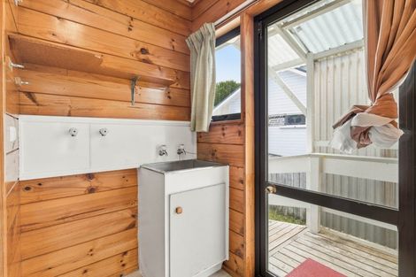 Photo of property in 50 Gatman Street, Birkdale, Auckland, 0626