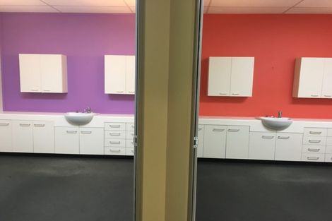 Photo of property in 4/9 Broderick Road, Johnsonville, Wellington, 6037