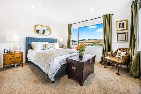 Photo of property in 44 Boocock Crescent, Orewa, 0931