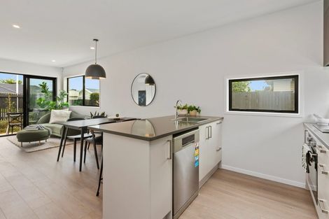Photo of property in 11 Whati Lane, Henderson, Auckland, 0612