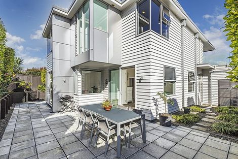 Photo of property in 49 Seaview Road, Castor Bay, Auckland, 0620
