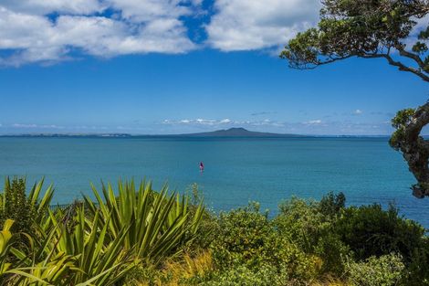 Photo of property in 62 Sharon Road, Waiake, Auckland, 0630