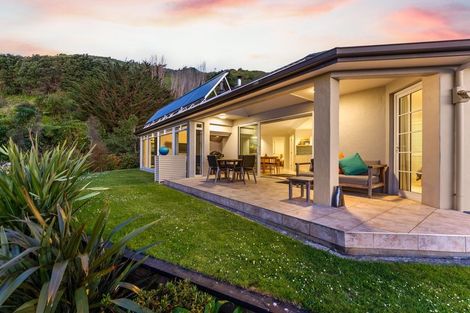 Photo of property in 35 Kotare Street, Hilltop, Taupo, 3330