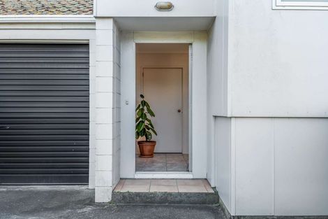 Photo of property in 1/186 Marine Parade, Mount Maunganui, 3116