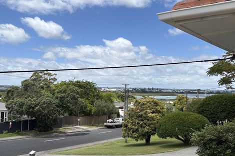 Photo of property in 54 Jaemont Avenue, Te Atatu South, Auckland, 0610