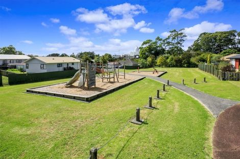 Photo of property in 37 Martin Jugum Lane, Ranui, Auckland, 0612