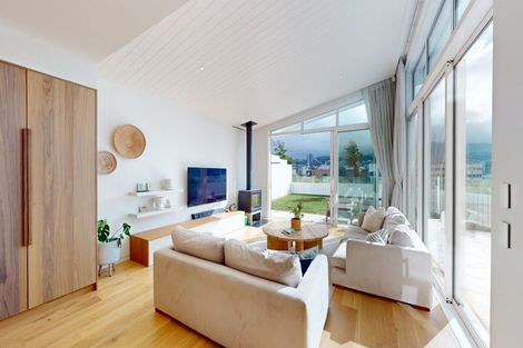 Photo of property in 57 Roxburgh Street, Mount Victoria, Wellington, 6011