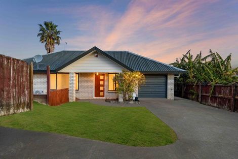 Photo of property in 2/19 Wai Iti Place, Clendon Park, Auckland, 2103