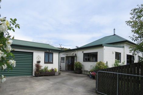 Photo of property in 83 Dick Street, Reefton, 7830