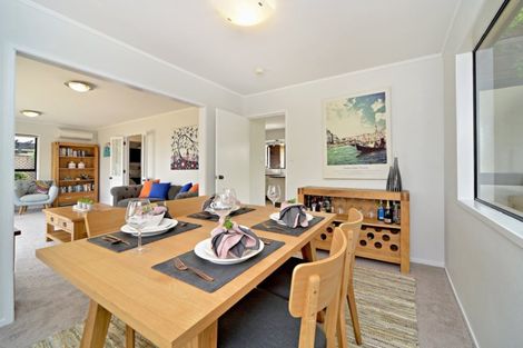 Photo of property in 21 Cumbrian Place, Conifer Grove, Takanini, 2112