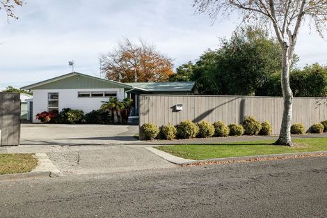 Photo of property in 107 Ruamahanga Crescent, Terrace End, Palmerston North, 4410