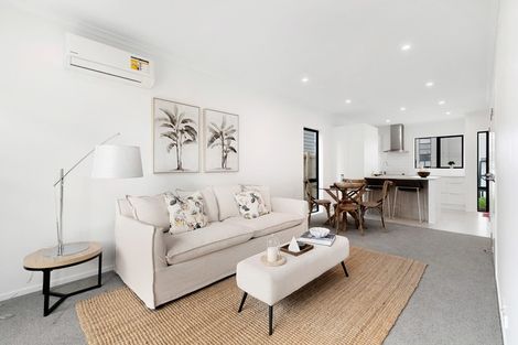 Photo of property in 11 Kitea Place, Mangere, Auckland, 2022