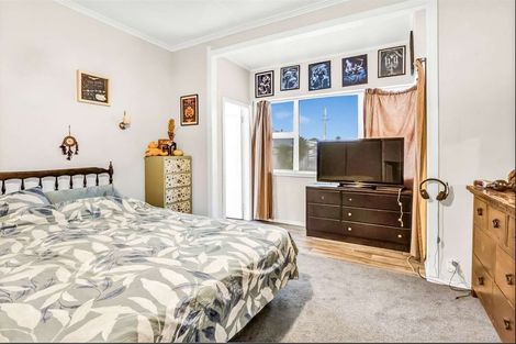 Photo of property in 219 South Road, Hawera, 4610