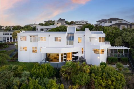 Photo of property in 28 Molyneux Close, Whitby, Porirua, 5024