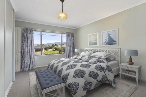 Photo of property in 7 Major Durie Place, Waikanae Beach, Waikanae, 5036