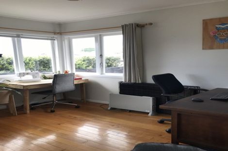 Photo of property in 3 Brookfield Road, Te Atatu Peninsula, Auckland, 0610