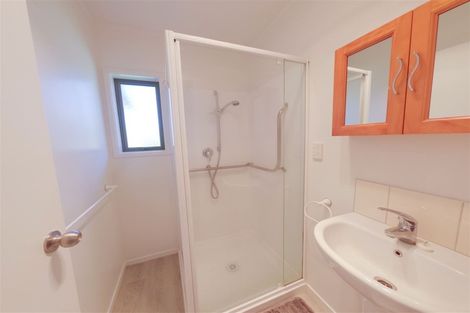 Photo of property in 2 Mayfair Close, Whitianga, 3510