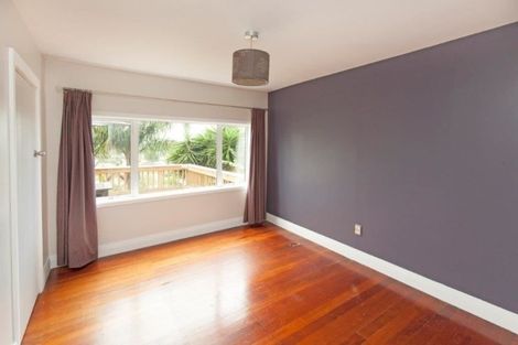 Photo of property in 5 Hiwi Crescent, Stanmore Bay, Whangaparaoa, 0932