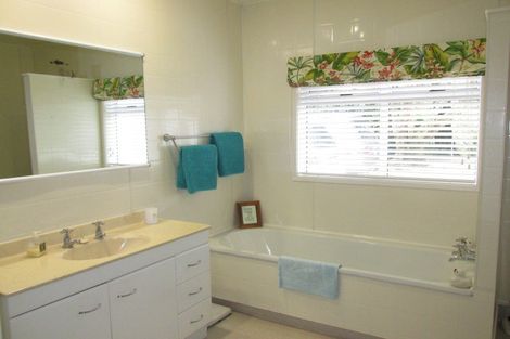 Photo of property in 76 Kitchener Street, Wairoa, 4108