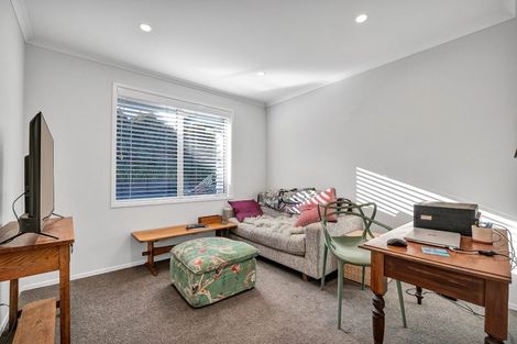 Photo of property in 83a Young Street, New Plymouth, 4310
