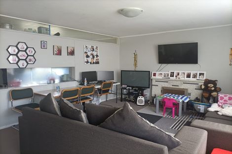 Photo of property in 55u6 Apu Crescent, Lyall Bay, Wellington, 6022