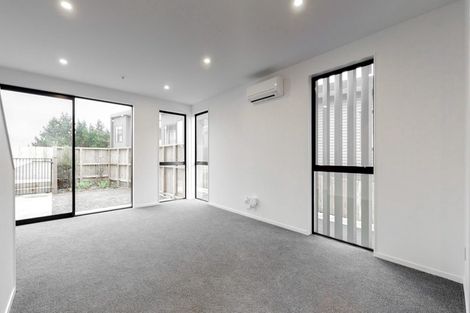 Photo of property in 62u7 Spenmoor Street, Newlands, Wellington, 6037