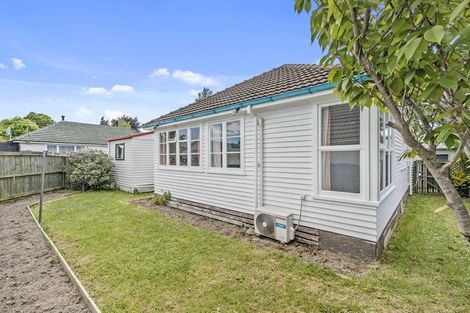 Photo of property in 11 Hollyford Avenue, Bryndwr, Christchurch, 8053